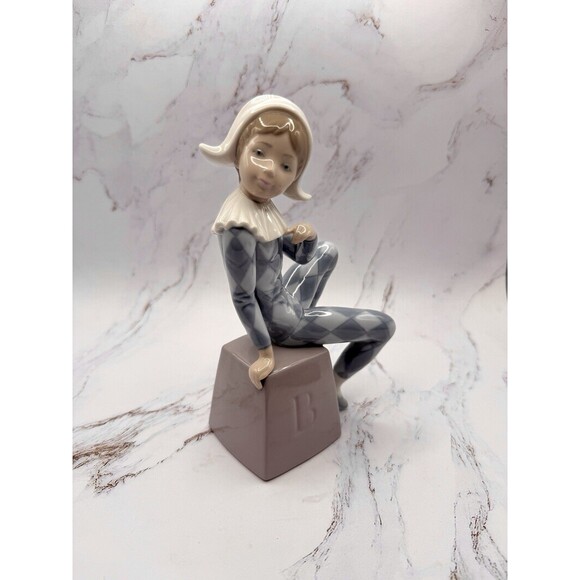 Lladro Jester Harlequin Block Letter B #5076 Figurine Spain - Picture 2 of 10